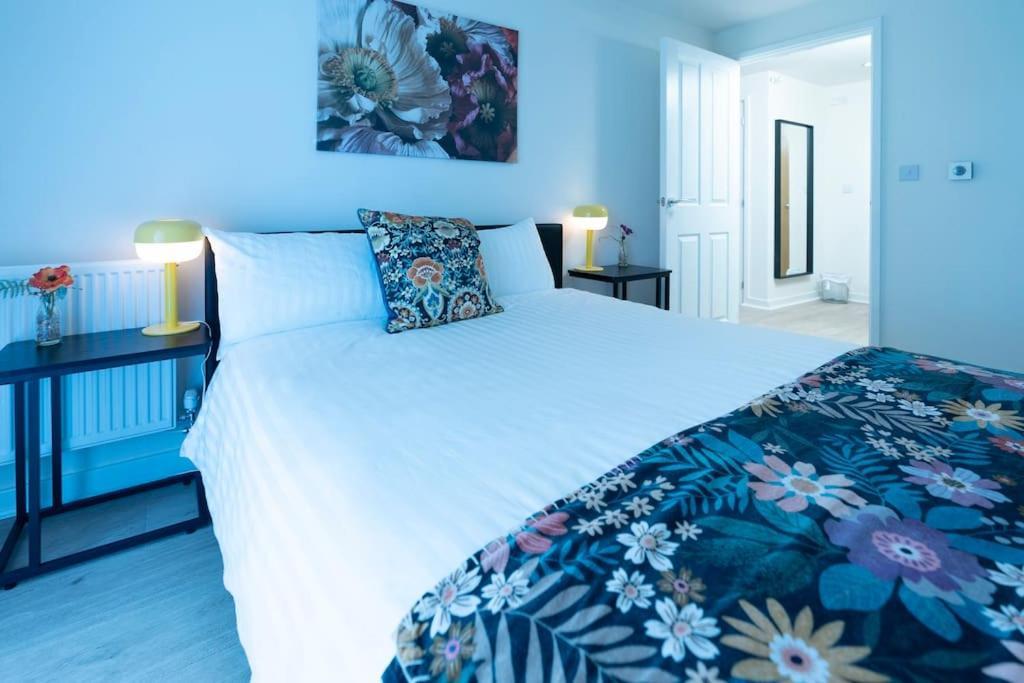 Luxury Ground Floor 2 Bedroom Apartment Free Wifi & Parking Sheffield Bagian luar foto